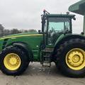 John Deere 8530