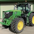 John Deere 6215R