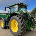 John Deere 6215R