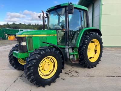 John Deere 6210