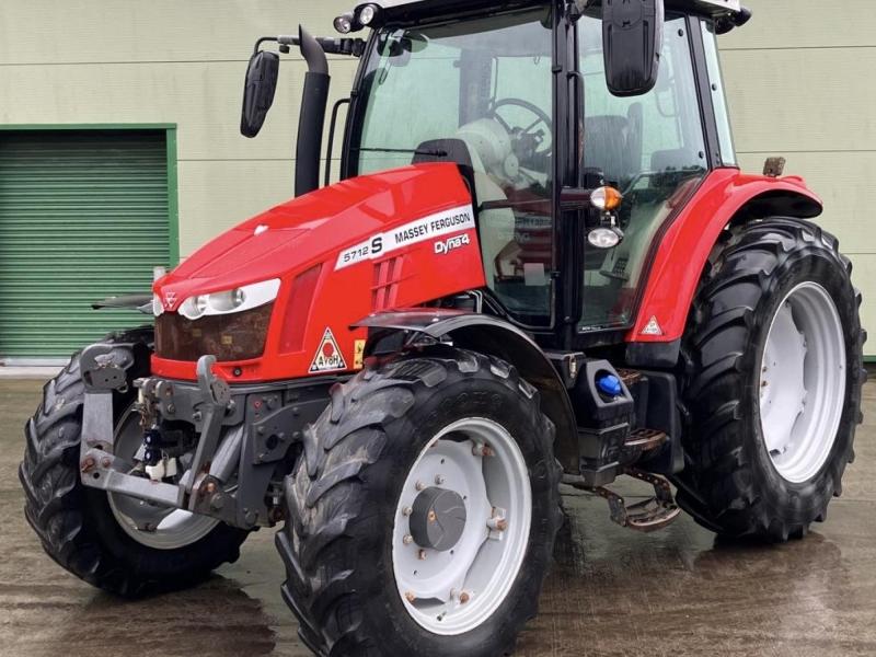 Massey Ferguson 5712S