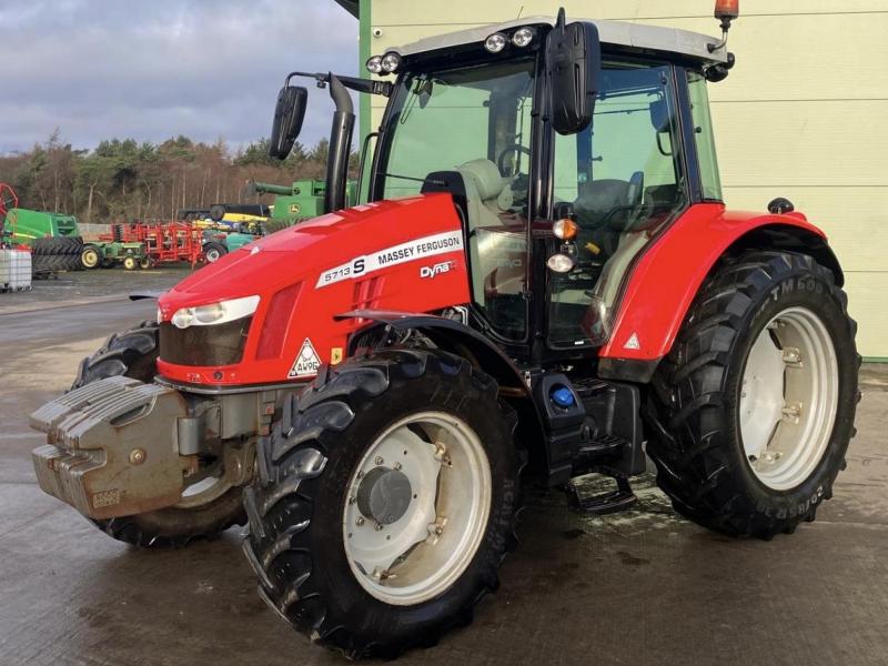 Massey Ferguson 5713S